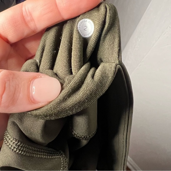 Lululemon Army Green Capri Leggings Size 2 Align - Picture 5 of 5